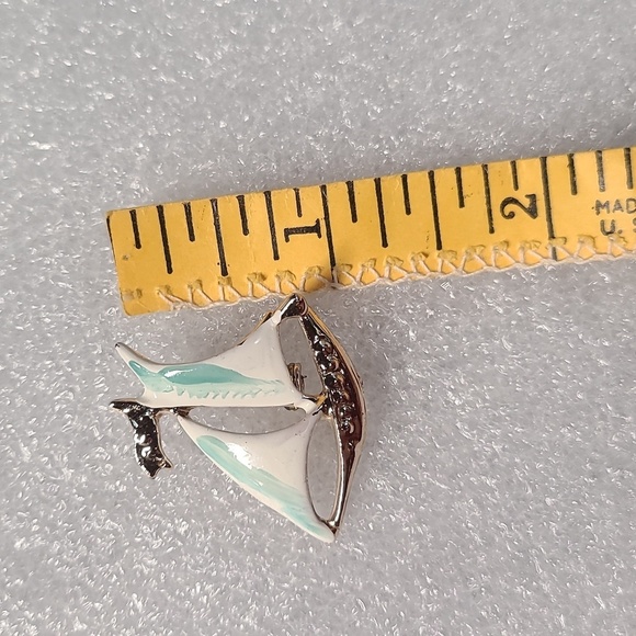 Silver tone sailboat brooch pin enamel pin - Picture 8 of 10